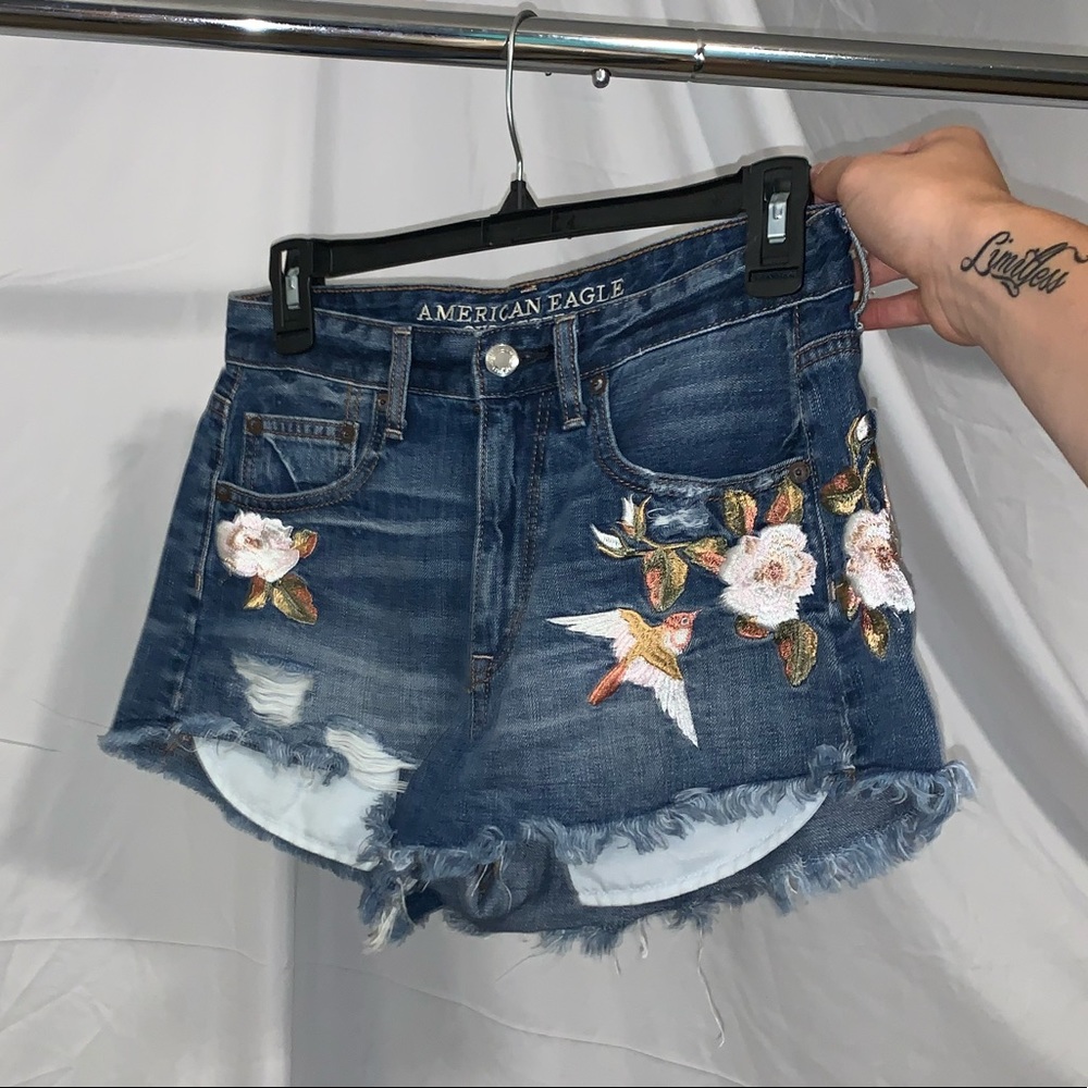 AMERICAN EAGLE Vintage Hi-Rise Shorts